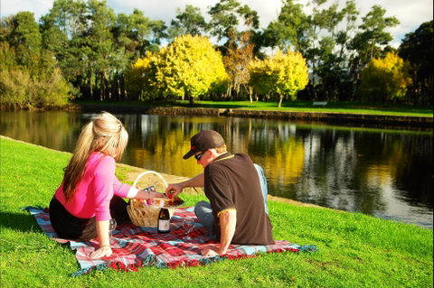 Bells Parade Reserve - Attractions Brisbane 2
