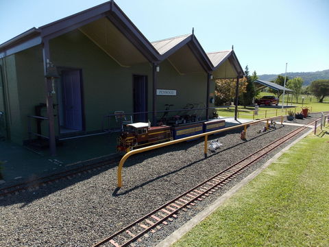 Penwood Miniature Railway - Attractions Brisbane 1