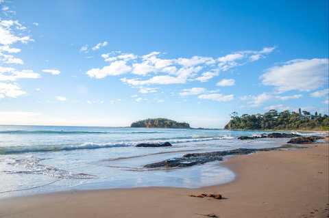 Tomakin - Attractions Brisbane 0