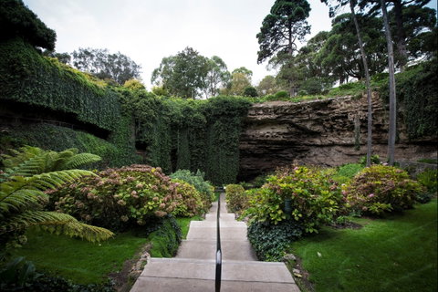 Umpherston Sinkhole - Attractions Brisbane 2