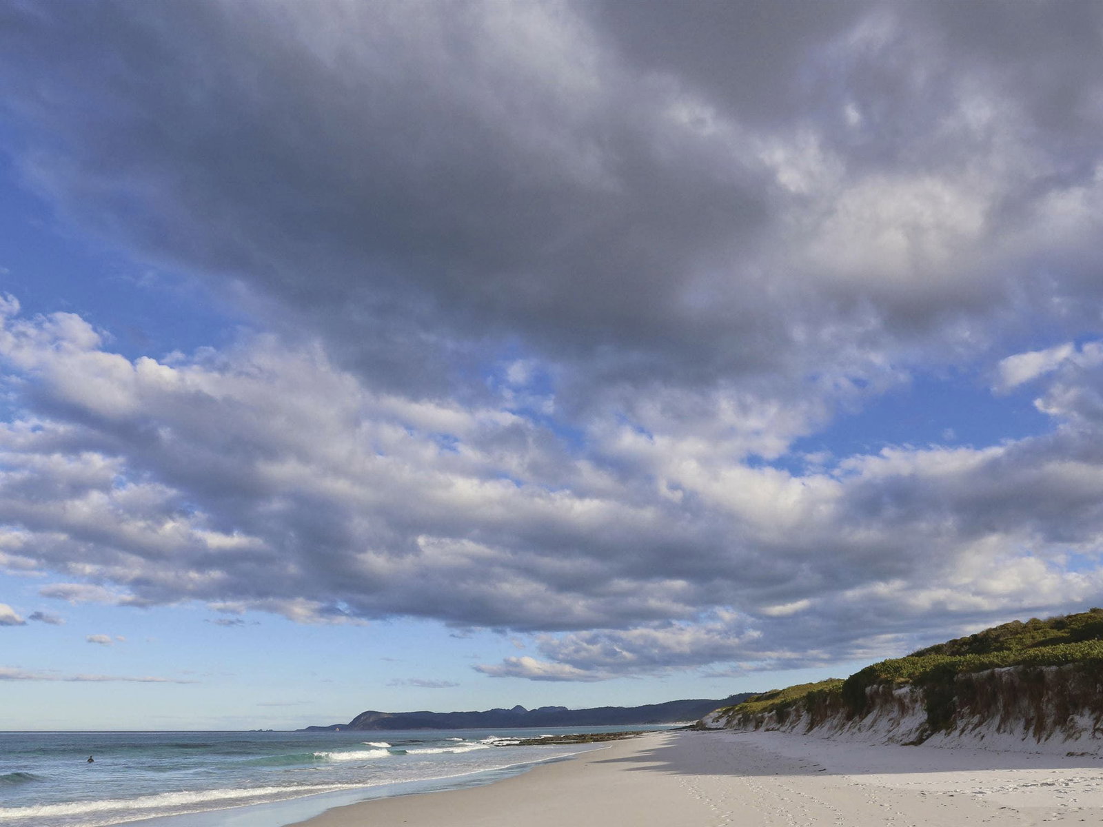 Friendly Beaches TAS Attractions Brisbane