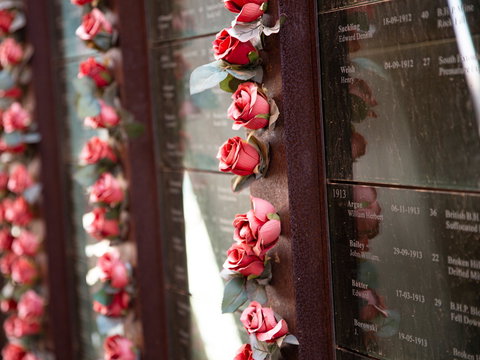 Line Of Lode Lookout And Miners Memorial - Attractions Brisbane 2