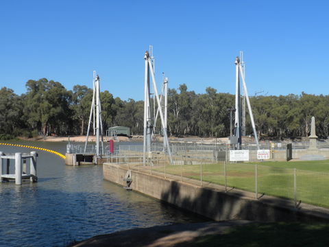 Lock 10 And Weir - Attractions Brisbane 0