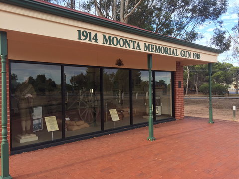 Moonta Memorial Gun 1914-1918 - Attractions Brisbane 0