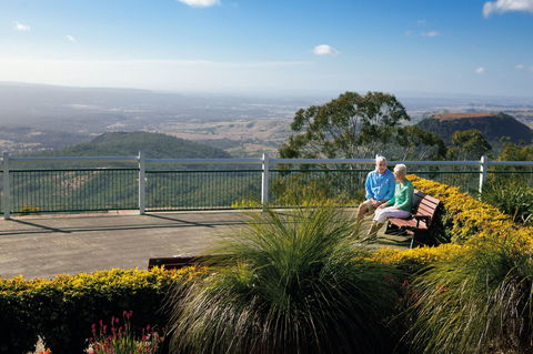 Picnic Point Lookout And Parkland - Attractions Brisbane 0