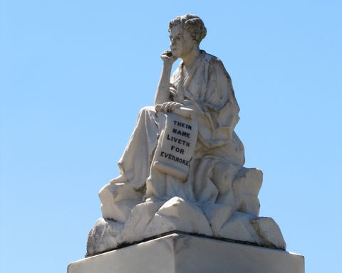 Weeping Mother Memorial - Attractions Brisbane 1
