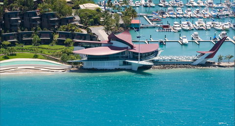 Hamilton Island Yacht Club - Attractions Brisbane 1