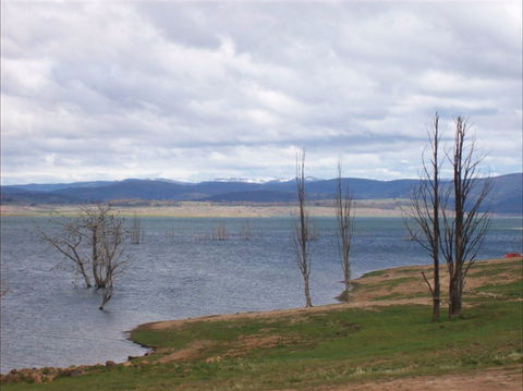 Lake Eucumbene - Attractions Brisbane 1