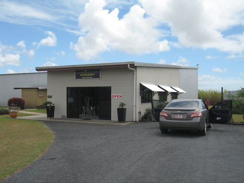 Murdering Point Winery - Attractions Brisbane 1