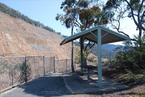 Dartmouth Dam Wall Picnic Area - Attractions Brisbane 1