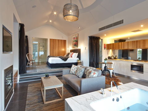 Hepburn Bathhouse & Spa - Attractions Brisbane 1