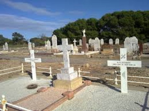 Historic Clan Ranald Shipwreck Graves - Attractions Brisbane 0