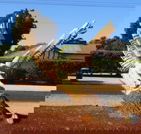 Loxton Tree sculptures - Attractions Brisbane
