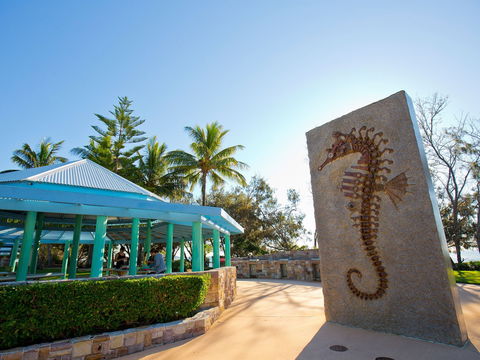 Millennium Esplanade And Tannum Sands Beach - Attractions Brisbane 1