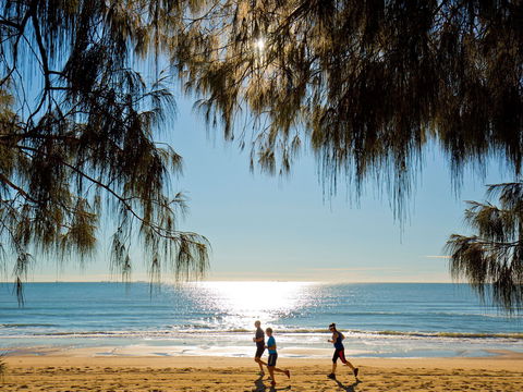 Millennium Esplanade And Tannum Sands Beach - Attractions Brisbane 2