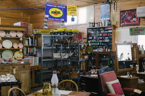 Bowning Antique Centre - Attractions Brisbane 1