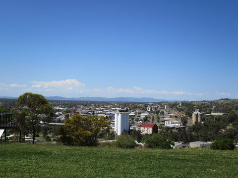 Heritage Sculptures At Pensioners Hill Lookout - Attractions Brisbane 2