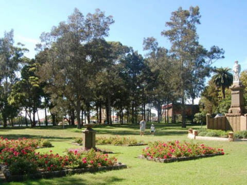 Memorial Gardens Bondi - Attractions Brisbane 0
