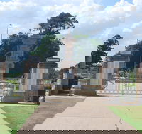 Warwick War Memorial and Gates - Attractions Brisbane