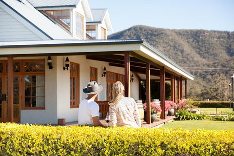 Audrey Wilkinson Vineyard: Picnic With Wine Masterclass Tasting - Attractions Brisbane 2