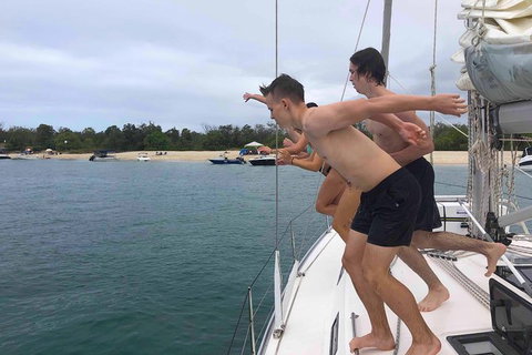 Sailing Curlew Escape On Moreton Bay - Attractions Brisbane 11
