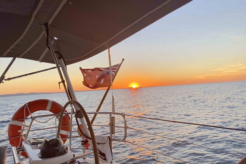Sailing Curlew Escape On Moreton Bay - Attractions Brisbane 5
