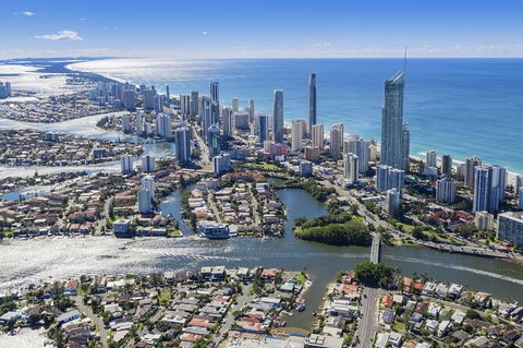 Arrival Private Transfers From Gold Coast Airport OOL To Gold Coast City - Attractions Brisbane 4