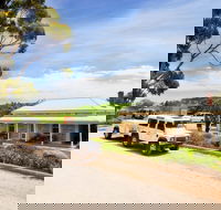 Two Hands Wines 'Flagship Vineyard Experience' - Attractions Brisbane