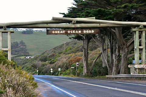 Small-Group Great Ocean Road And Twelve Apostles Full-Day Tour - Attractions Brisbane 0
