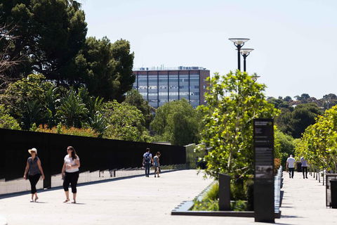 Adelaide 90-Minute Pedicab Tour: Scenic Green & River Experience - Attractions Brisbane 4