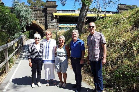 Melbourne City Tour: Lifestyle Of The Rich And Famous - Attractions Brisbane 1
