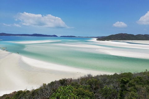 2-Night Whitsundays Sailing Cruise Incl. Whitehaven Beach & Great Barrier Reef - Attractions Brisbane 1