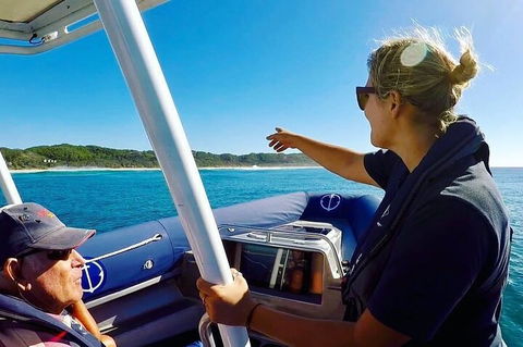 Julian Rocks Byron Bay Cruise - Attractions Brisbane 3